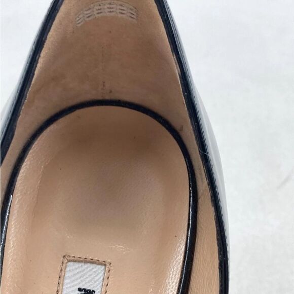 Manolo Blahnik Shiny Black Pointed Heels - Size 38 - Picture 5 of 11